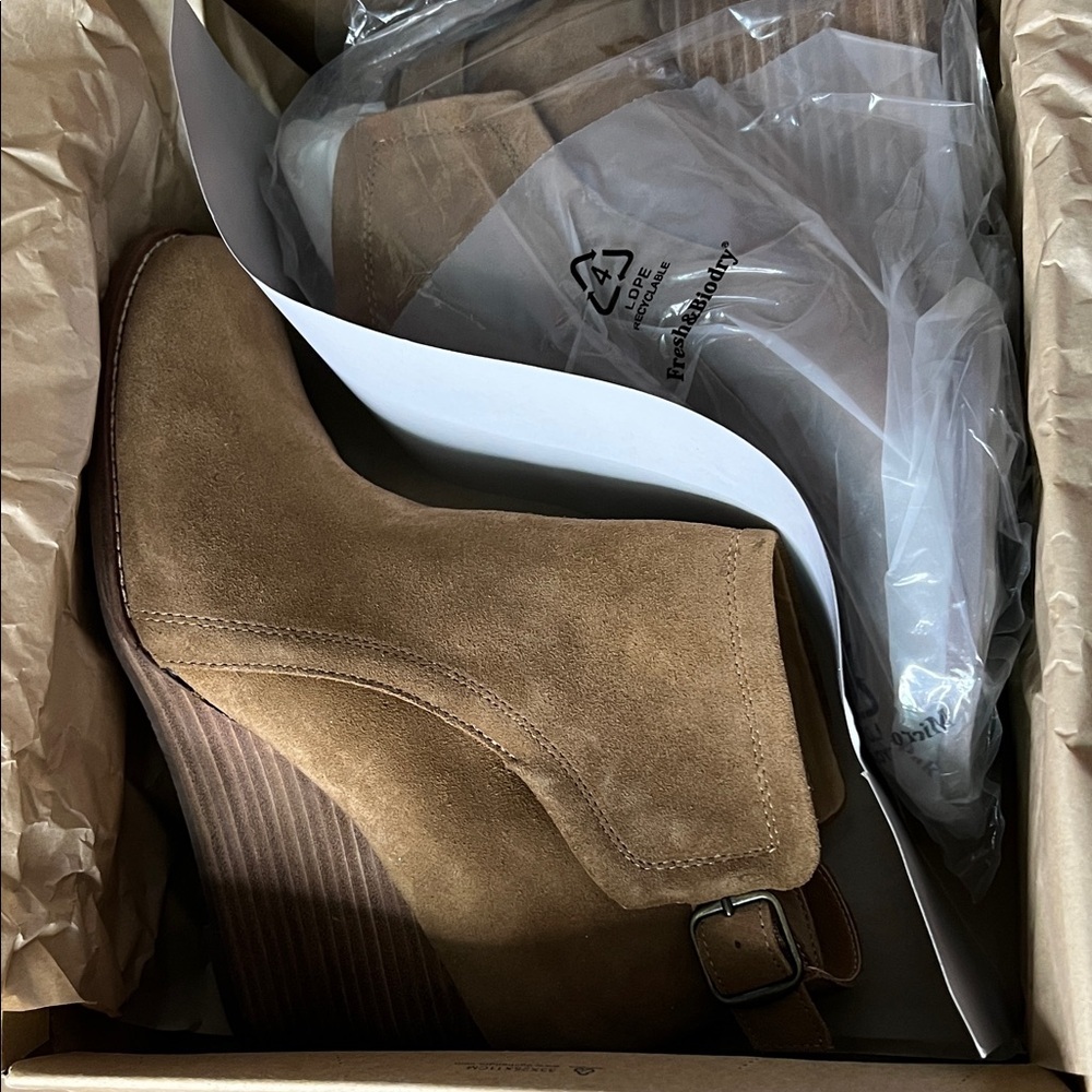 Lucky Brand Honey Oiled Suede Boots